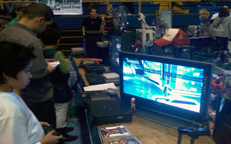 Matsuri 2008 Un chico jugando Play Station 3