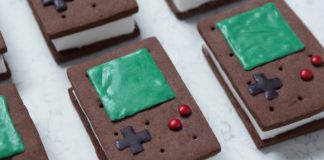 Sandwiches de helado con forma de GameBoy Sandwiches de helado con forma de GameBoy