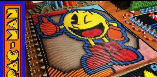 PacMan construido con 22949 dominós PacMan construido con 22949 dominós