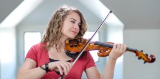 Taylor Davis nos presenta su cover en Violín de Ballad of the Wind Fish Taylor Davis nos presenta su cover en Violín de Ballad of the Wind Fish