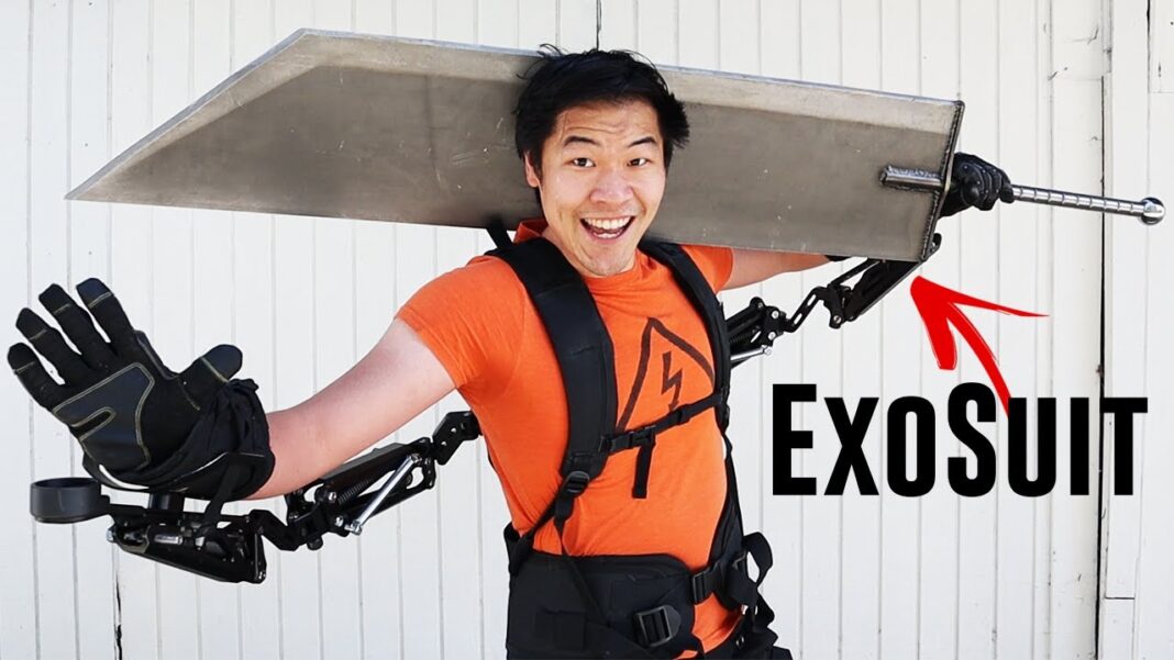 Allen Pan Exoesqueleto para levantar la espada de Cloud Strife Allen Pan ...