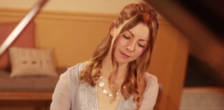 Terra’s Theme de Final Fantasy VI interpretada en piano por Kara Comparetto Terra's Theme de Final Fantasy VI interpretada en piano por Kara Comparetto