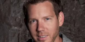 Cliff Bleszinski – BiografÃa Cliff Bleszinski - BiografÃa