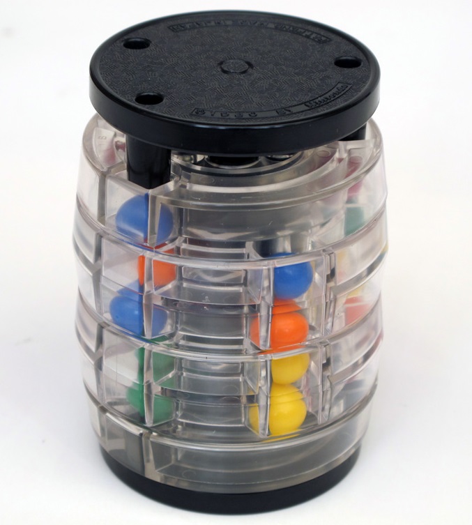—El "Ten Billion Barrel", el propio homenaje de Gunpei Yokoi al cubo de Rubik. Los comentarios de Miyamoto aquí recuerdan mucho a algunas de las ideas de Yokoi.